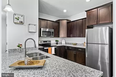1005 Admiral Lane #204, Hanover, PA 17331 - Photo 6