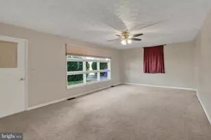 2494 Pleasant View Dr, York, PA 17406 - Photo 6