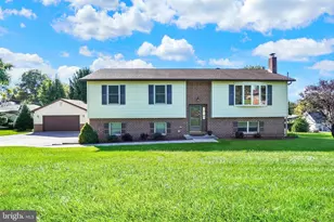 4060 Palmer Ave, York, PA 17408 - Photo 1