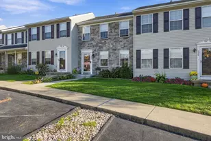 380 Charles Cir, York, PA 17406 - Photo 6