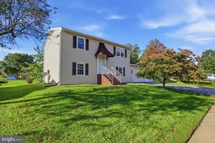 2343 Heather Rd, York, PA 17408 - Photo 2