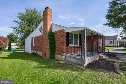 831 E Maple Street, York, PA 17403 - Photo 2