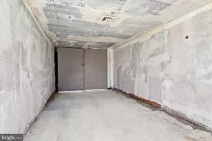 653 Broadway, Hanover, PA 17331 - Photo 22
