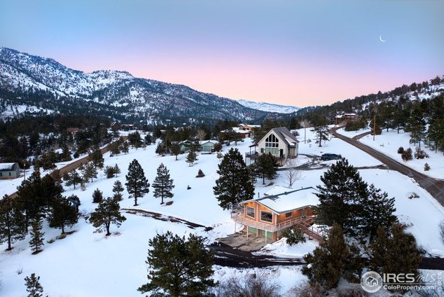 71 Arapahoe Ct, Lyons, CO 80540