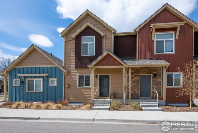 1319 Collyer St, Longmont, CO 80501-3310