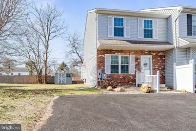 28 W Perpen Court, Newark, DE 19702 - Photo 1