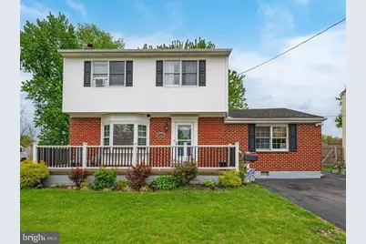 744 W 11th Street, New Castle, DE 19720 - Photo 1