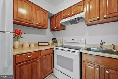 275 Green Street #4I3, Beverly, NJ 08010 - Photo 1