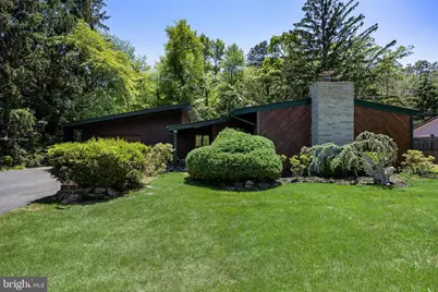 9 S Lakeside Drive W, Medford, NJ 08055 - Photo 1