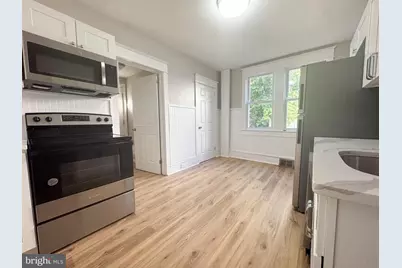 27 E Adams Street, Paulsboro, NJ 08066 - Photo 4