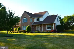 105 Cromwell Dr, Harrison Township, NJ 08062 - Photo 2