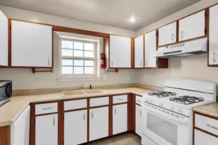 225 N 14th St, Reading, PA 19604 - Photo 8