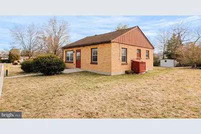 1424 Wayne Street, Reading, PA 19601 - Photo 1