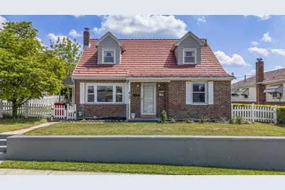 810 E Bellevue Avenue, Reading, PA 19605 - Photo 1