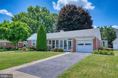 10 E Lincoln Avenue, Robesonia, PA 19551 - Photo 1