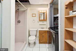 7 Indian Red Rd, Levittown, PA 19057 - Photo 20