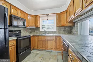 118 Wildflower Rd, Levittown, PA 19057 - Photo 6