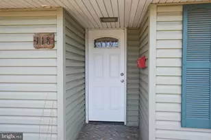 118 Wildflower Rd, Levittown, PA 19057 - Photo 10