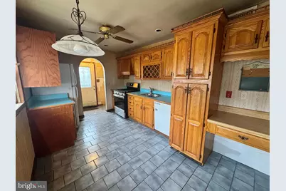 581 Rosemar Drive, Morrisville, PA 19067 - Photo 6