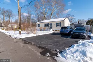 3820 Naples St, Levittown, PA 19056 - Photo 32