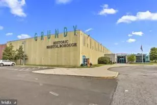 702 Corson St, Bristol, PA 19007 - Photo 36