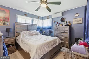 8 Inlet Rd, Levittown, PA 19057 - Photo 12