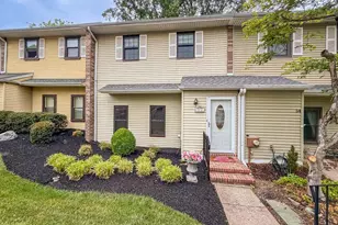 52 Woodbridge Ct N, Langhorne, PA 19047 - Photo 2