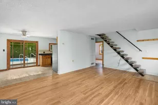 23 Cotton Rd, Levittown, PA 19057 - Photo 6