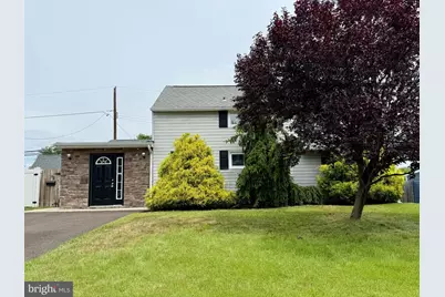 32 Great Oak Road, Levittown, PA 19057 - Photo 1