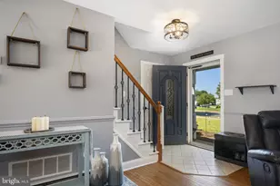 103 Sterling Dr, Perkasie, PA 18944 - Photo 2