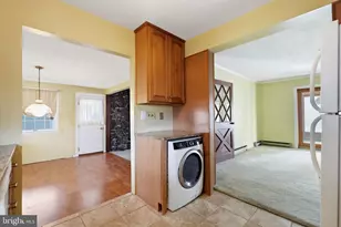 139 Northpark Dr, Levittown, PA 19054 - Photo 6