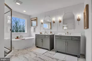 2040 N Fall Harvest Dr, Mechanicsburg, PA 17055 - Photo 4