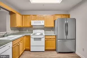 18 Wiltshire E St, Carlisle, PA 17015 - Photo 10