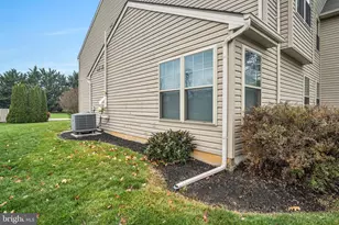 18 Wiltshire E St, Carlisle, PA 17015 - Photo 4