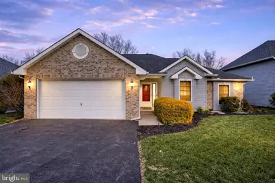 28 Longwood Drive, Mechanicsburg, PA 17050 - Photo 1