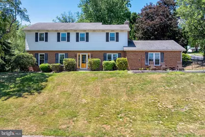 429 Pawnee Drive, Mechanicsburg, PA 17050 - Photo 1