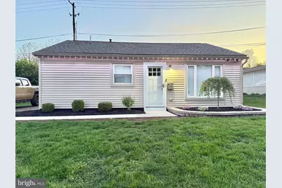 1041 N Pine Street, Middletown, PA 17057 - Photo 1