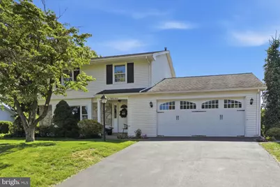 387 Yorktown Road, Hershey, PA 17033 - Photo 1