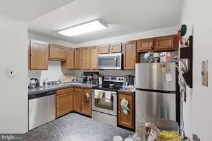 832B Putnam Blvd, Wallingford, PA 19086 - Photo 2