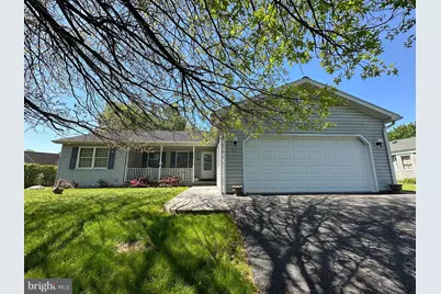 120 Chancellor Drive, Chambersburg, PA 17201 - Photo 1