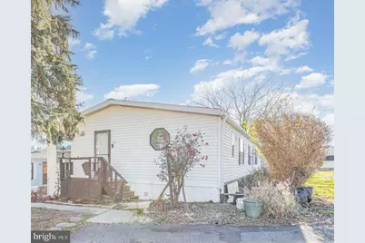 203 Oakfield Court W, Lancaster, PA 17603 - Photo 1