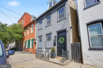 327 E Chestnut Street, Lancaster, PA 17602 - Photo 1