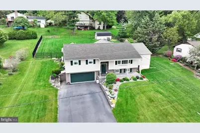 230 Edgewood Drive, New Holland, PA 17557 - Photo 1