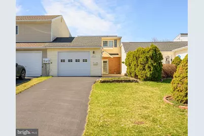 28 Stonewood Place, Catasauqua, PA 18032 - Photo 1