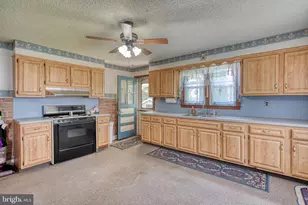 698 N 2nd Ave, Lebanon, PA 17046 - Photo 6