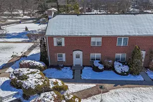 200 Maplewood Dr, Pottstown, PA 19464 - Photo 2