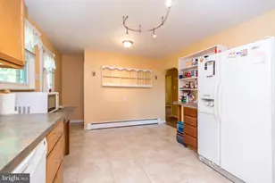 504 Green St, Green Lane, PA 18054 - Photo 16