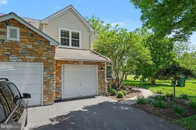 221 Canterbury Court, Blue Bell, PA 19422 - Photo 2