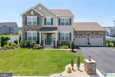 1043 Lisa Lane, Easton, PA 18045 - Photo 1