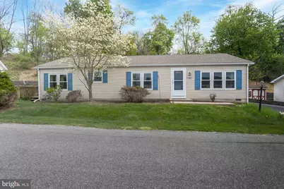 7 Abbey Road, Easton, PA 18040 - Photo 1